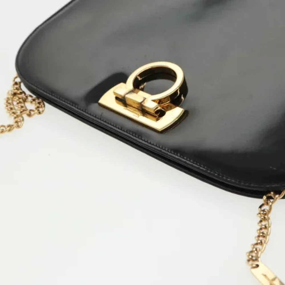 Salvatore Ferragamo Pre-owned Canvas shoulder-bags Black Dames