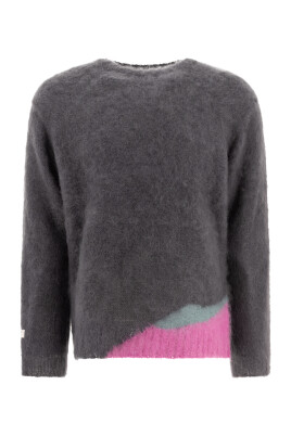 grey-knitwear-aw24-stylish-comfortable-look