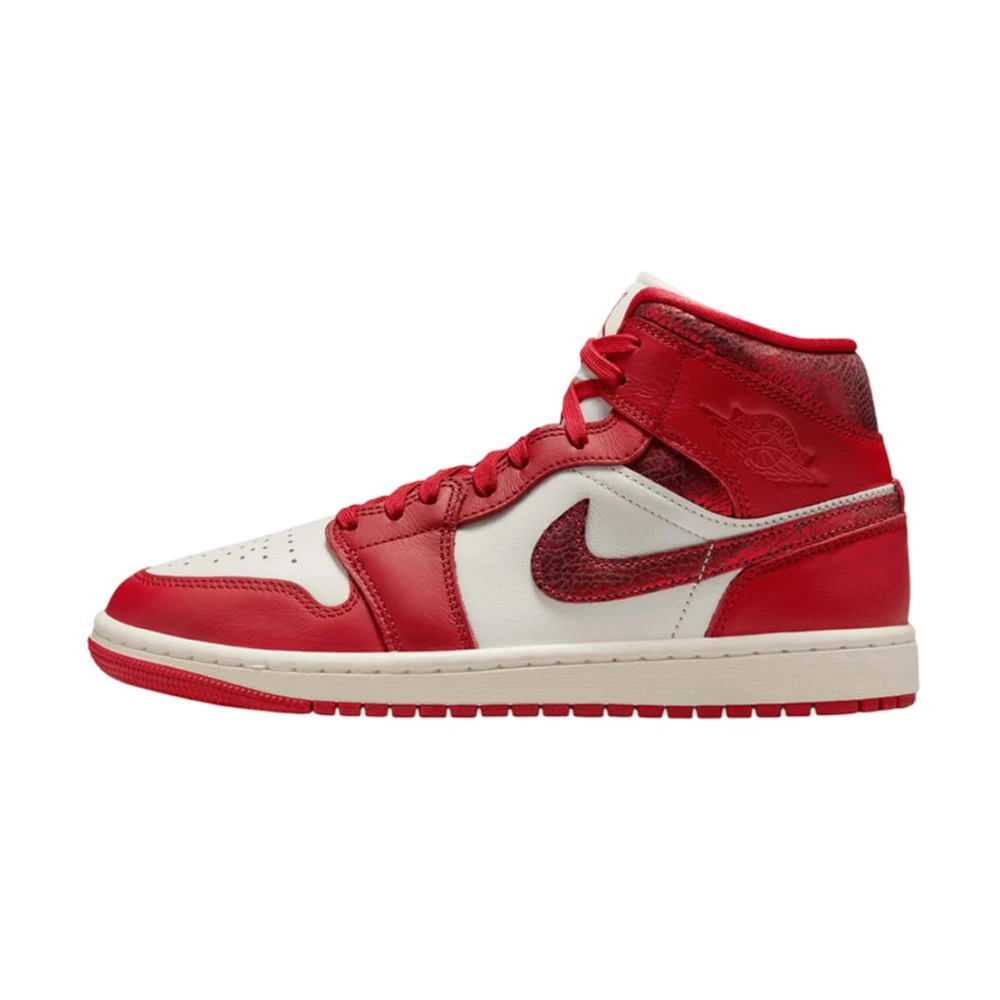 Jordan Red Air 1 Mid Se - Male - Trainers - 7 Uk - Sport