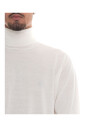 merino-wool-v-neck-pullover-slim-fit
