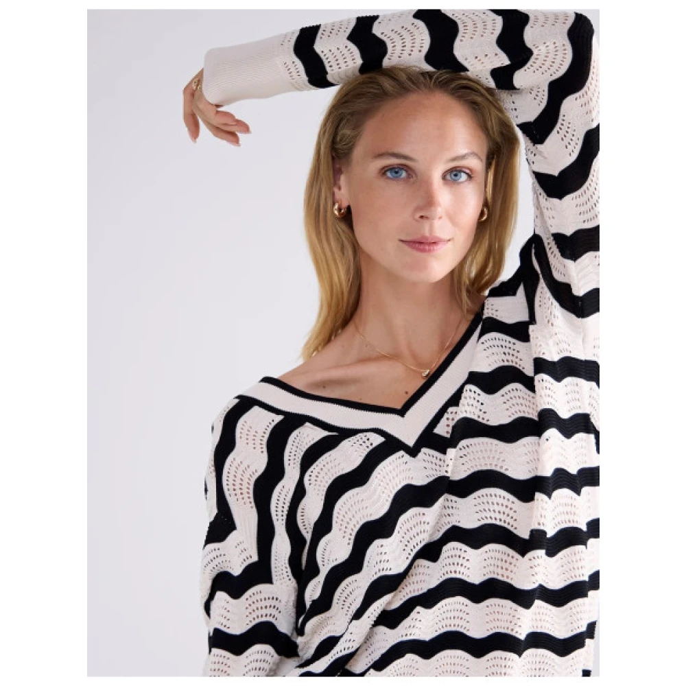 Summum Woman Golvende Gestreepte V-hals trui Beige Dames