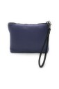 stilren-praktisk-clutch-med-avtagbar-handledsrem