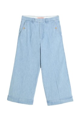lysebla-jeans-med-opsmog