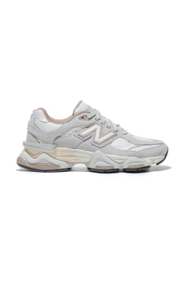 9060 Mocka och mesh-sneakers
