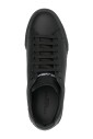 baskets-noires-lacets-semelle-plate