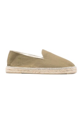 chaussures-plates-vertes-avec-logo-brode