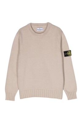 crewneck-sweater-logo-detail