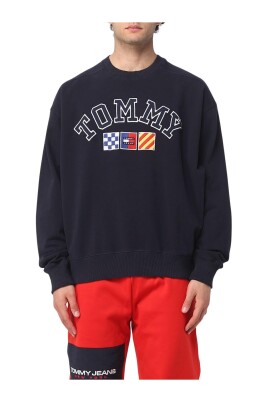 blue-crewneck-sweatshirt-stylish-comfortable