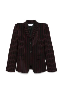 black-buttoned-jacket-with-pockets