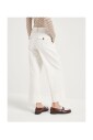 pantalon-de-creme-luxueux-eleve-garde-robe