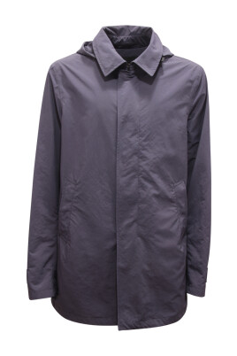 windproof-jacket-with-removable-hood