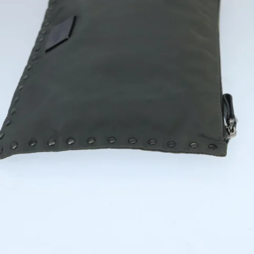 Valentino Vintage Pre-owned Nylon clutches Gray Dames
