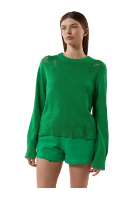 pull-avec-details-decoupes