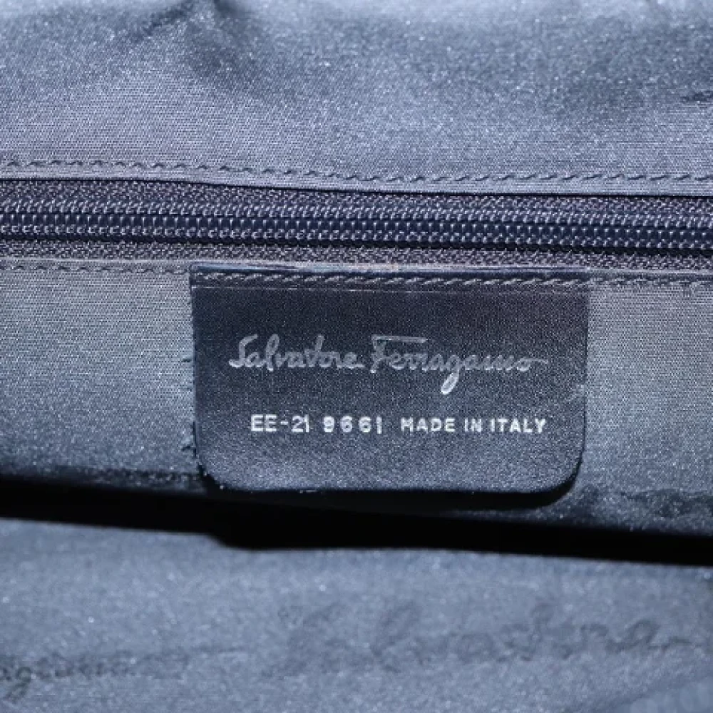 Salvatore Ferragamo Pre-owned Nylon handbags Black Dames