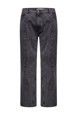 black-wire-jeans-with-vertical-seam