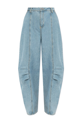 jeans-with-stitching-on-the-legs