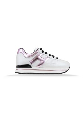 baskets-en-cuir-avec-details-de-marque