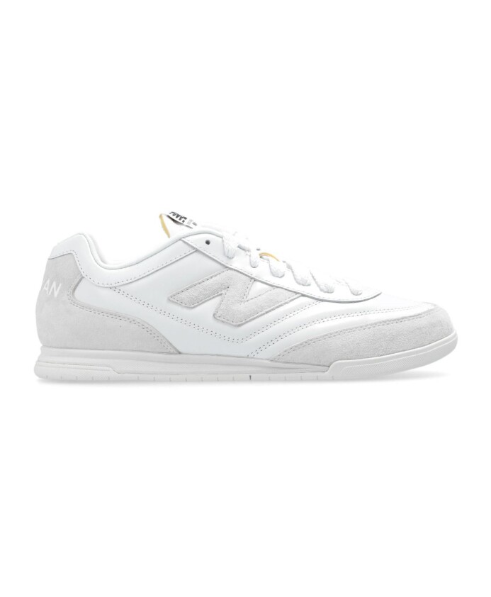 sneakers-blanches-basses-avec-patch-n