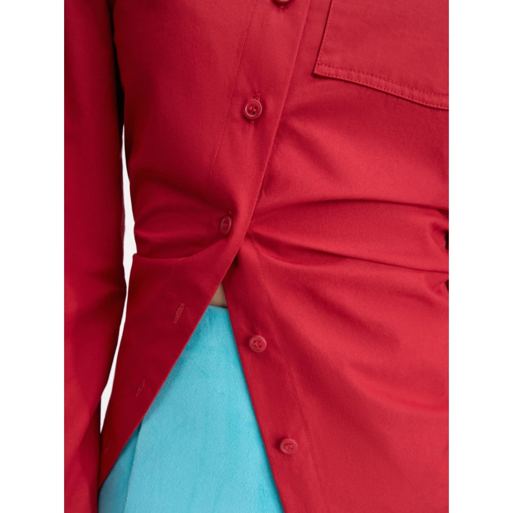 Jacquemus Asymmetrisch Overhemd met Parelknopen Red Dames