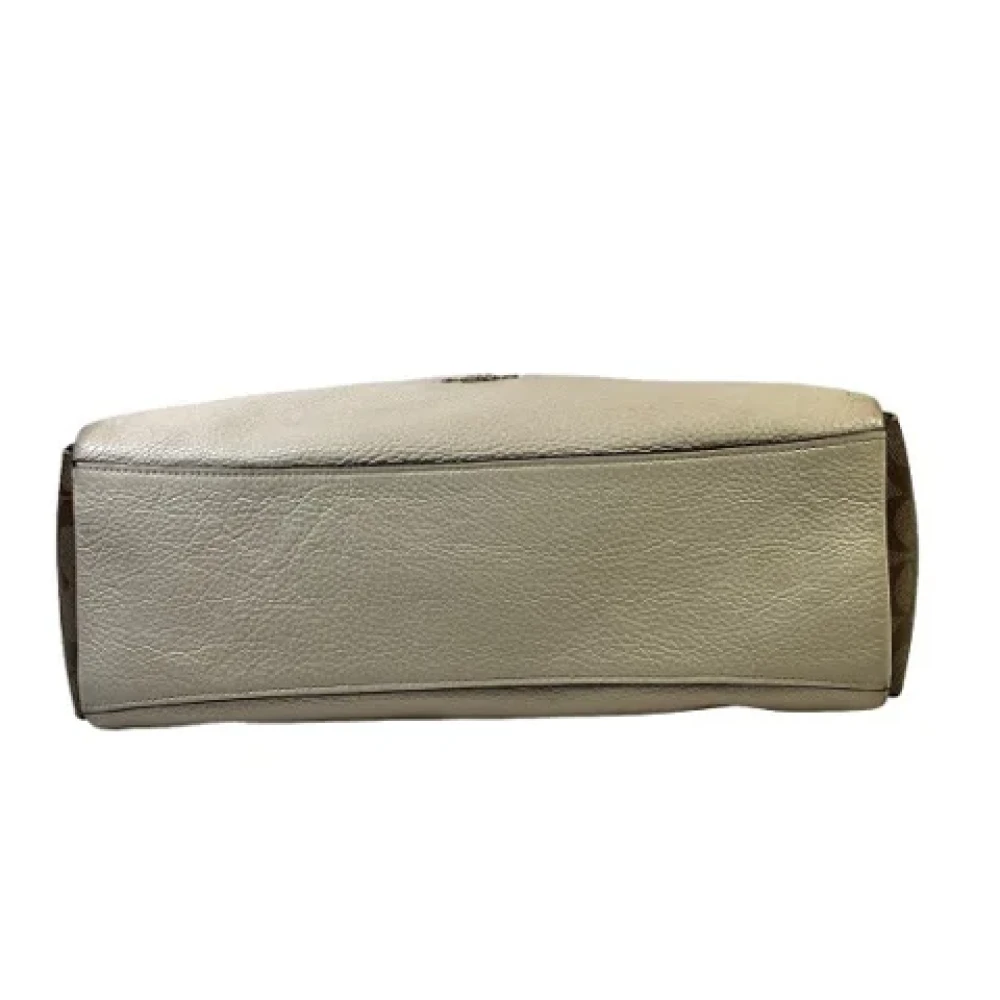 Coach Pre-owned Fabric shoulder-bags Beige Dames