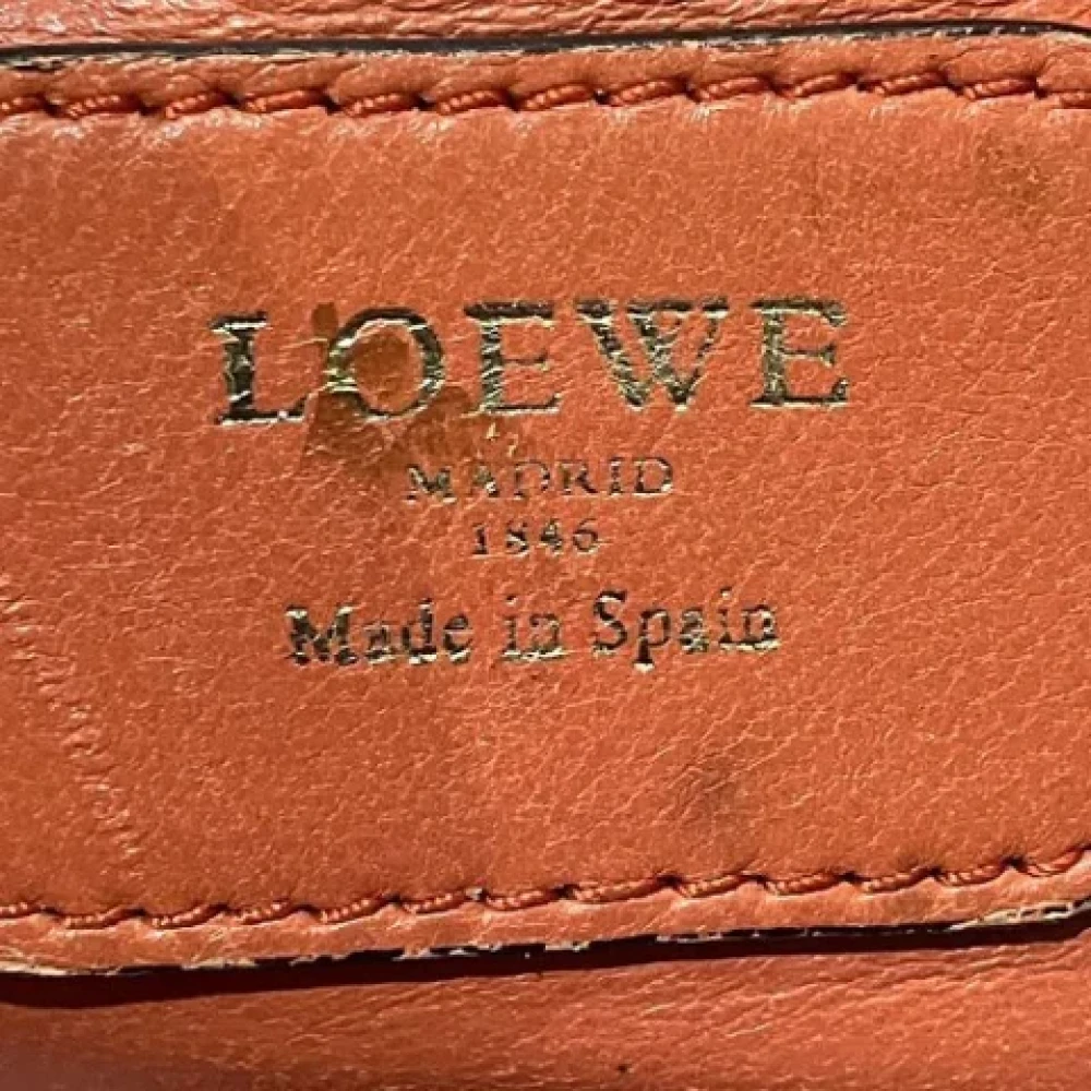 Loewe Pre-owned Leather handbags Red Dames