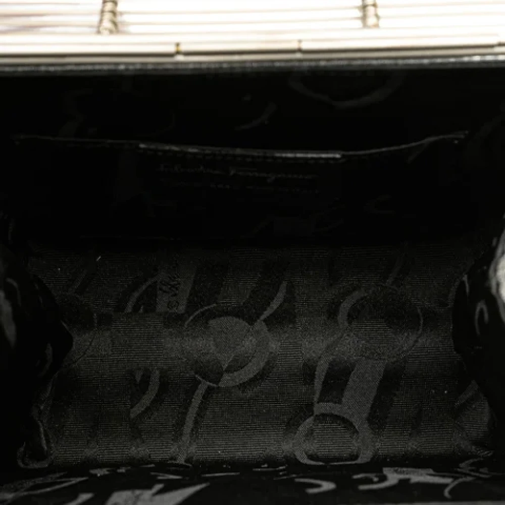 Salvatore Ferragamo Pre-owned Metal handbags Gray Dames