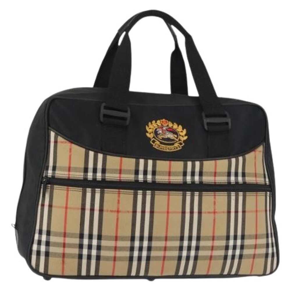 Shop fashion from Burberry Vintage online on Miinto