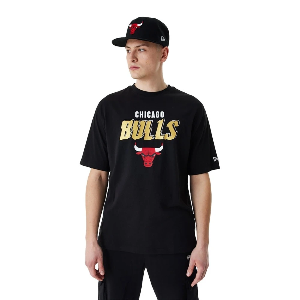 new era Zwarte Bulls Team Script Tee Black Heren