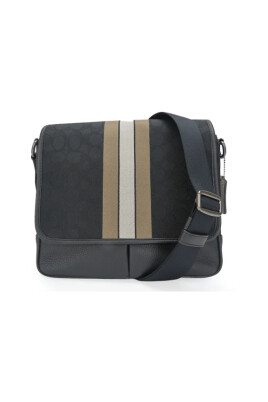 pre-owned-canvas-shoulder-bags