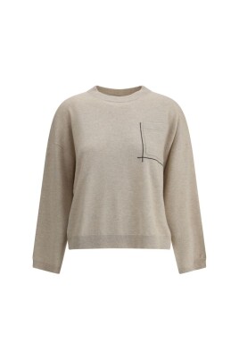 pull-oversize-en-laine-avec-details-de-bijoux