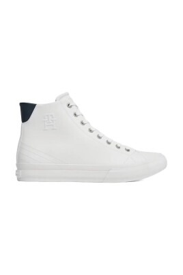 white-sneakers-for-a-stylish-look