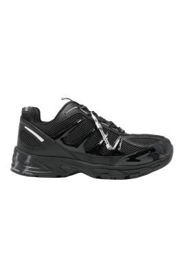 black-sneakers-with-front-lace-closure