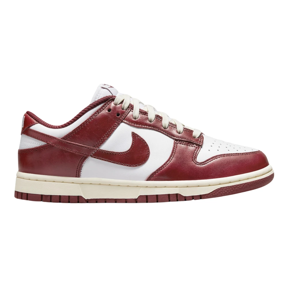 Nike - Shoes > Sneakers - Red - Nike - Modalova