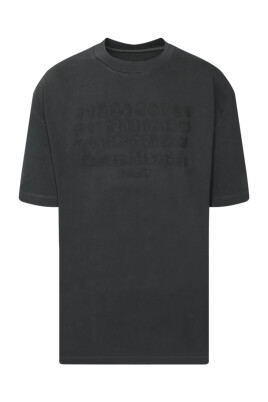 black-t-shirt-for-men-stylish-fit