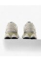retro-classic-white-beige-sneakers