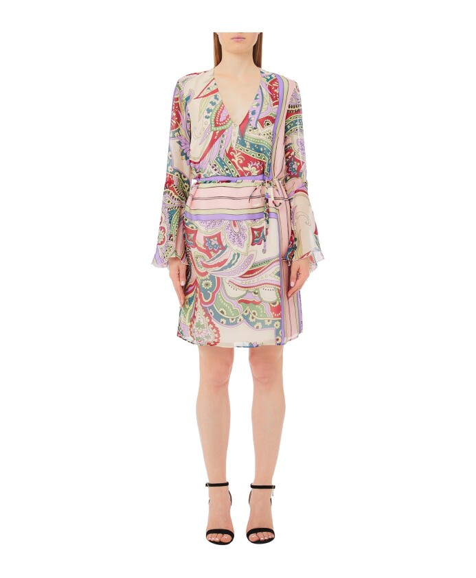 robe-courte-a-motifs-avec-decollete-en-v