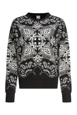 black-sweatshirt-for-women-stylish