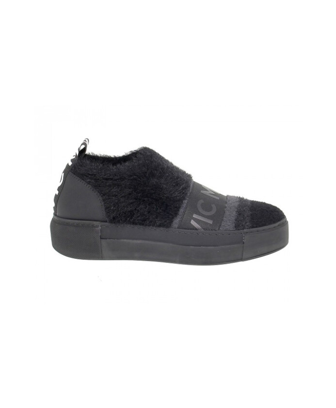 chaussures-de-sport-design-unique-et-elegant