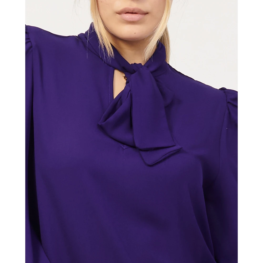 Giulia N Couture Paarse V-hals Blouse met Lange Mouwen en Strikdetail Purple Dames