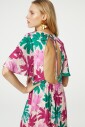 robe-midi-florale-avec-dos-ouvert