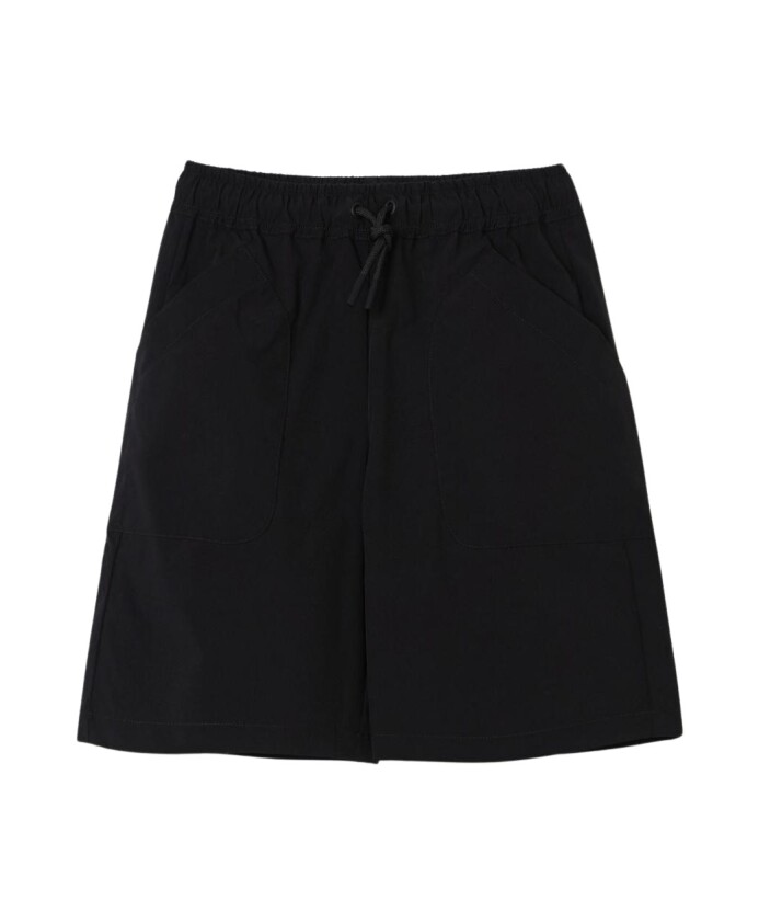 enfants-noirs-shorts-decontractes-design-leger