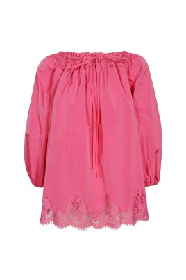 bow-fastening-blouse