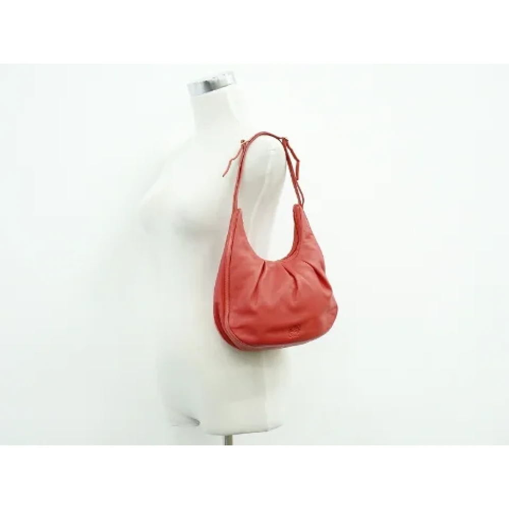 Loewe Pre-owned Leather shoulder-bags Red Dames
