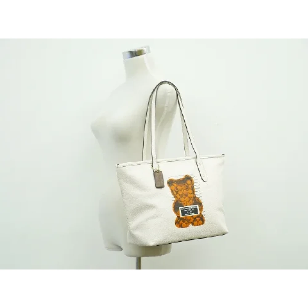 Coach Pre-owned Leather shoulder-bags White Dames