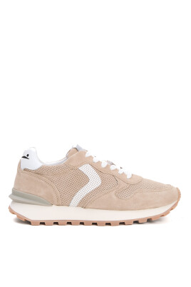 beige-ruskind-sneakers-stilfuld-komfort-fit