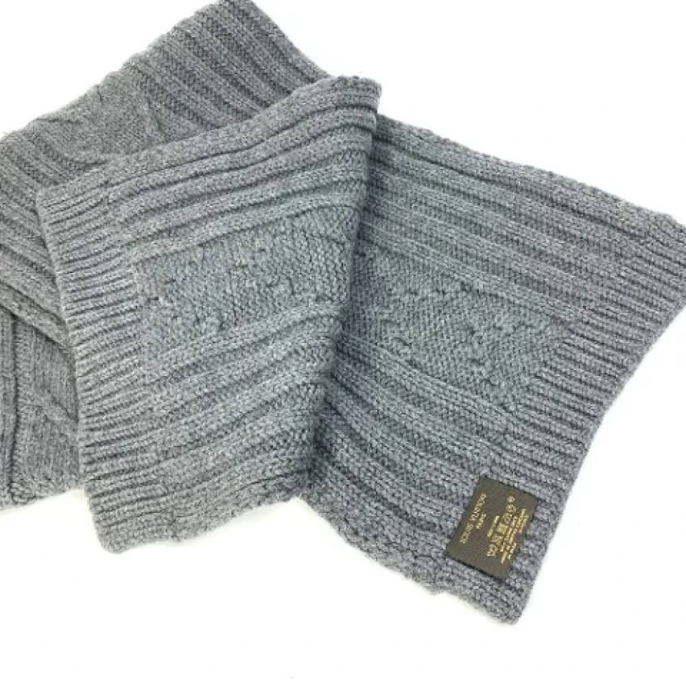 Louis Vuitton Vintage Pre-owned Wool scarves Gray Dames