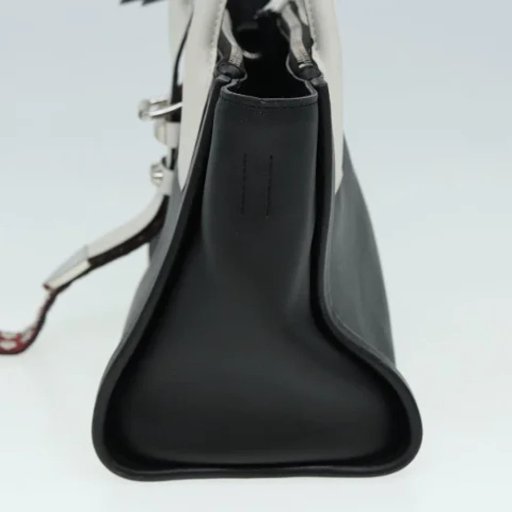 Prada Vintage Pre-owned Leather handbags Black Dames