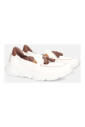 sneakers-blanches-au-style-futuriste