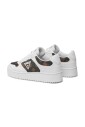 baskets-blanches-en-cuir-a-lacets