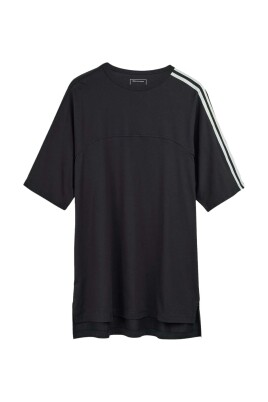 sort-t-shirt-og-polo